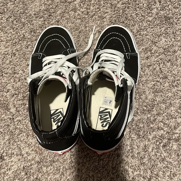 Like new vans - Picture 3 of 3